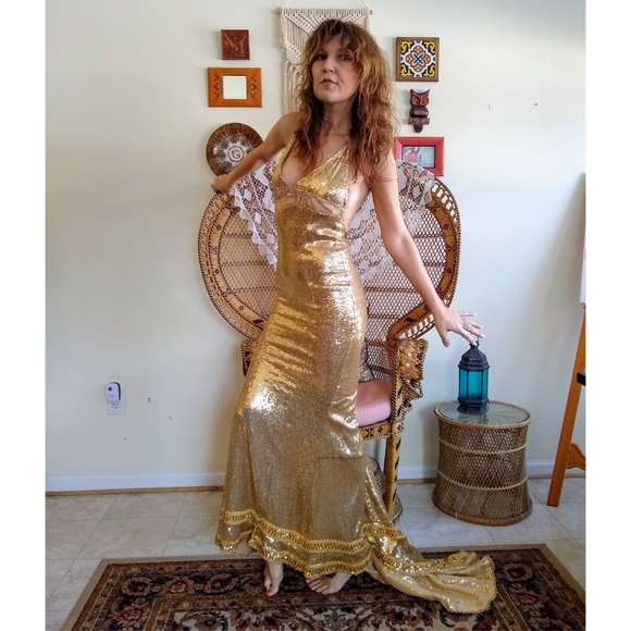 Liquid gold 90s sequin gown with train - Picture 3 of 6